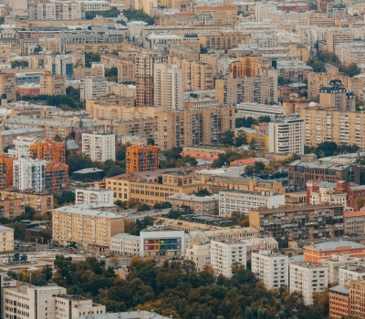 Construire en milieu urbain : défis et solutions innovantes