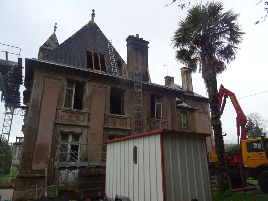 Réfection de planchers, charpente et couverture d'un château dans la Manche