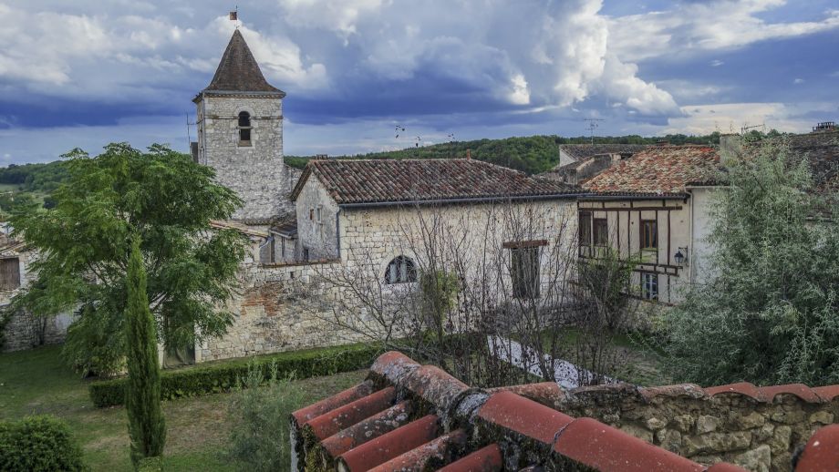 Exploration Architecturale 🔍 Découvrez la Magie de l'Architecture dans le Midi-Pyrénées