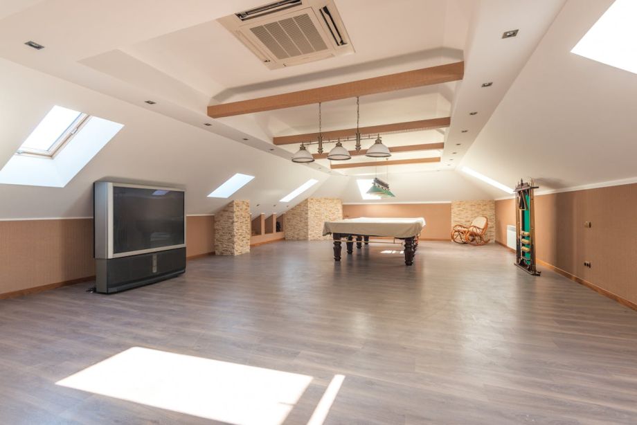 Tirer le meilleur parti des espaces sous-utilisés (grenier, mezzanine, sous-escaliers)