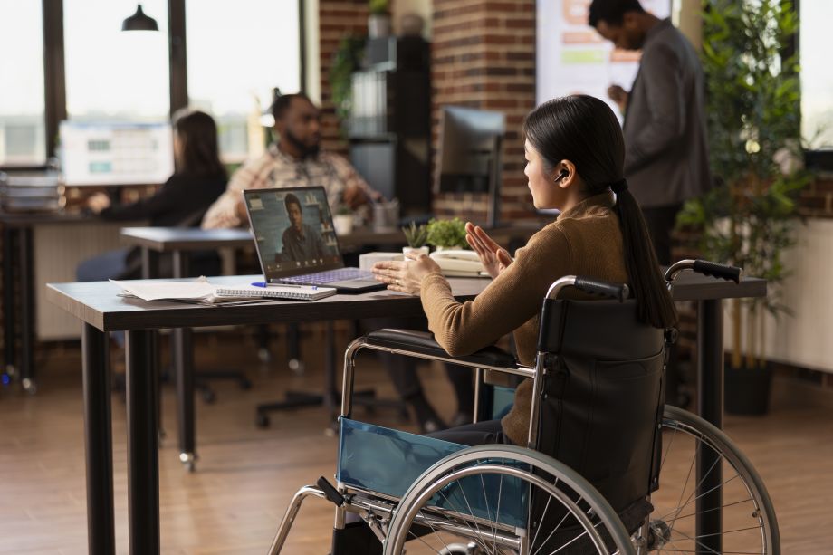 Rendre l’architecture accessible : innovations pour les personnes à mobilité réduite
