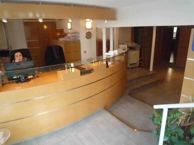 Bâtiment professionnel, Bâtiment accueillant du public (ERP), Architecture d’intérieur, Contemporain