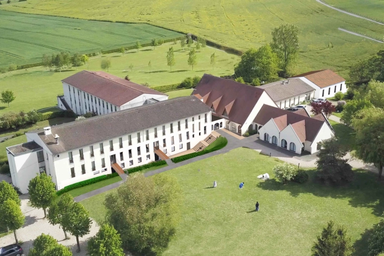 Hotels - Restaurants, Multi-unit Residential, Public Access Buildings, Renovation, Extension, Restoration, Traditional, Classic, historical