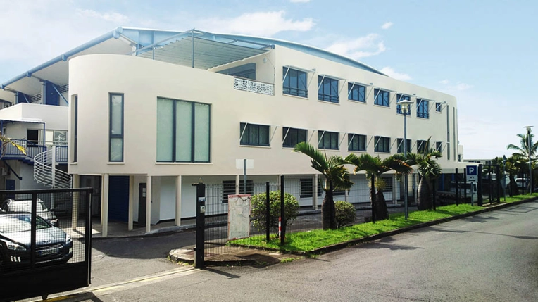 Bâtiment professionnel, Bureau, Construction neuve, Contemporain