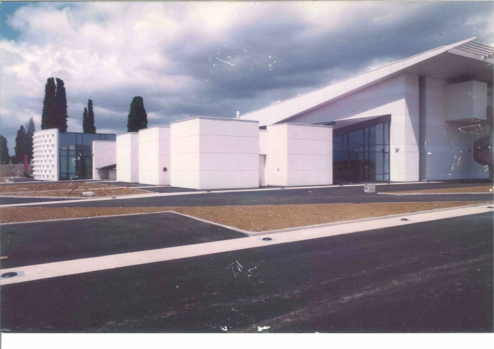 Bâtiment accueillant du public (ERP), Construction neuve, Contemporain, Moderne