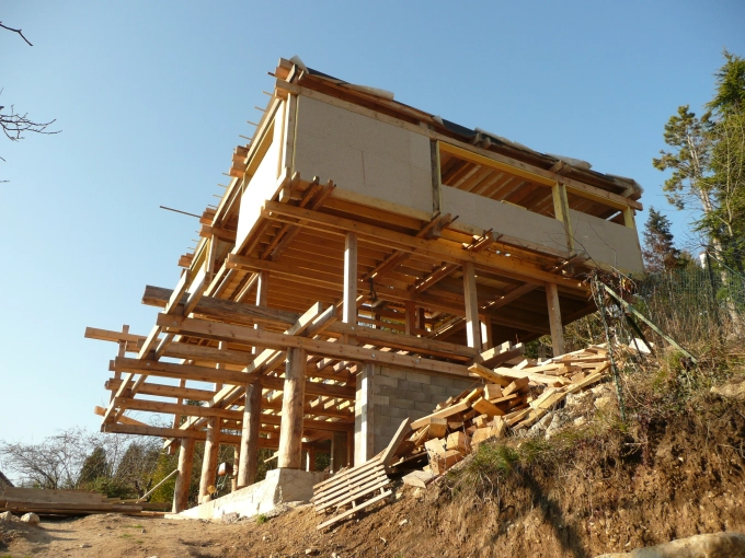 Single-Family Homes, Chalets / Wooden Houses