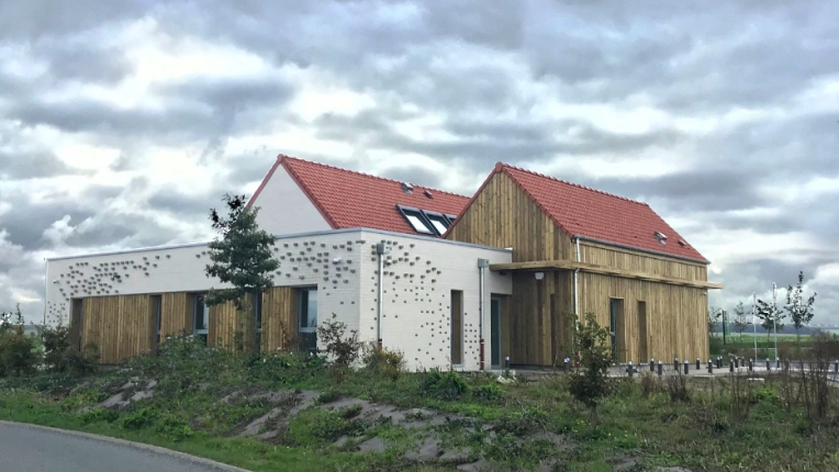 Bâtiment professionnel, Bureau, Bâtiment accueillant du public (ERP), Construction neuve, Contemporain