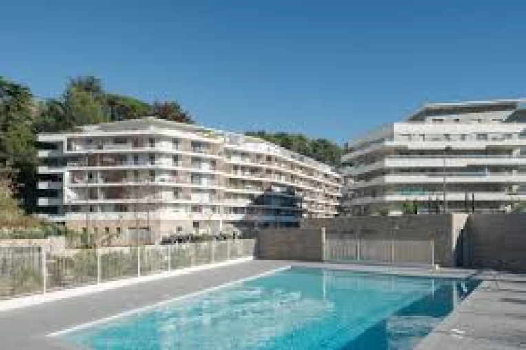 Résidentiel collectif, Construction neuve, Pool house, Contemporain