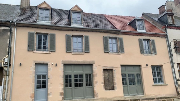 Hotels - Restaurants, Restoration, Traditional