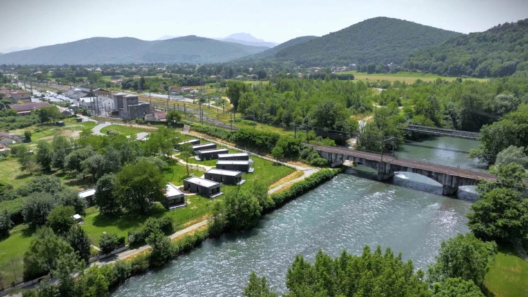 Hotels - Restaurants, Multi-unit Residential, Public Access Buildings, New Build, contemporary