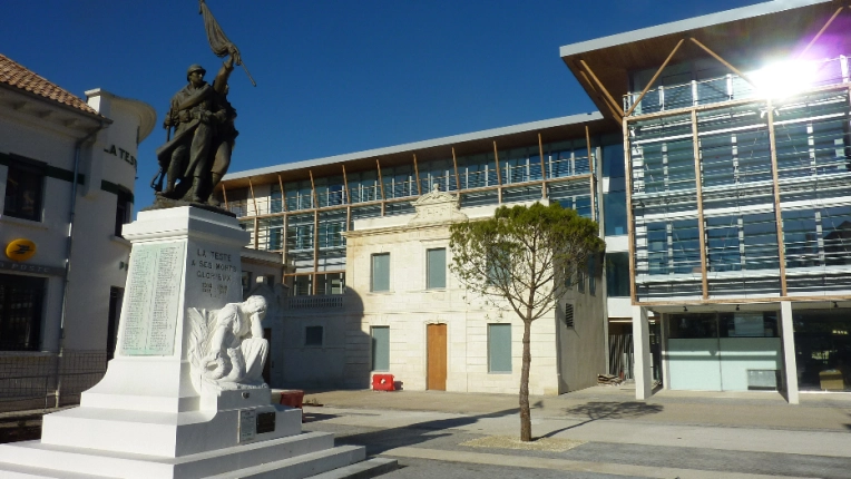 Patrimoine, Exterieur, Bâtiment professionnel, Bureau, Bâtiment accueillant du public (ERP), Architecture d’intérieur, Extension, Construction neuve, Réhabilitation, Moderne, Traditionnel, Ancien, Historique