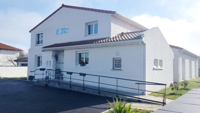 Single-Family Homes, Apartment, New Build, Traditional