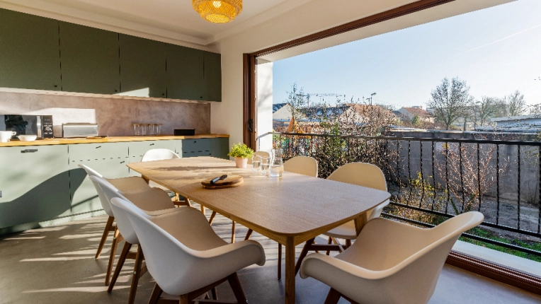 Hotels - Restaurants, Renovation, Traditional