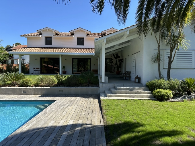 Conversion, Project Management, Landscape Architecture, Vertical expension, Patios & Terraces, Single-Family Homes, Renovation, Pools, Interior Architecture & Design, Extension, Restoration, Design / Plans, Building permits, Construction Management, Consulting, Diagnostic