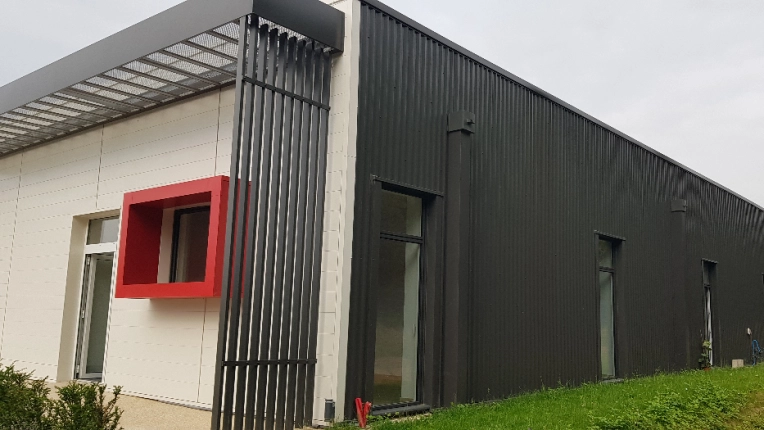 Bâtiment professionnel, Construction neuve, Minimaliste