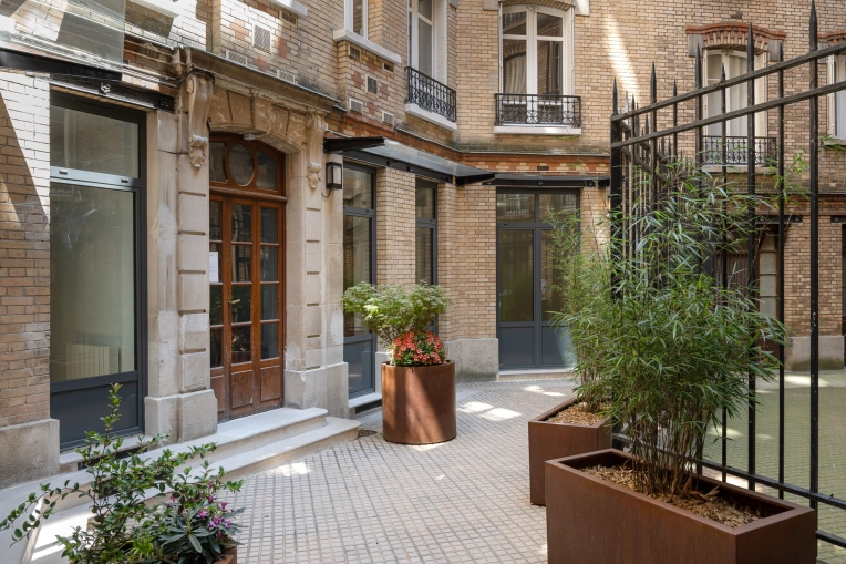 Historical / Listed Buildings, Conversion, Renovation, Energy renovation, Design / Plans, Building permits, Construction Management, Consulting, Diagnostic