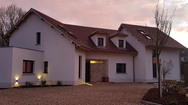 Patios & Terraces, Single-Family Homes, Smart Homes, Townhouses, New Build, Villa, Traditional