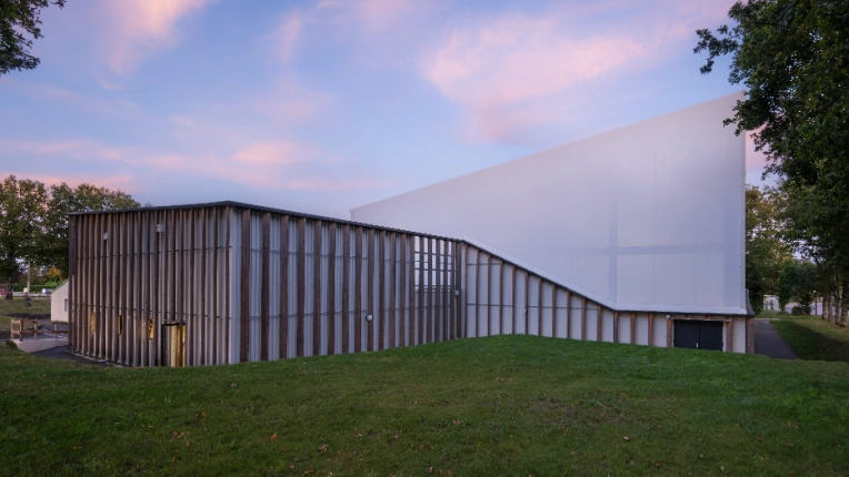 Bâtiment accueillant du public (ERP), Extension, Contemporain, Moderne