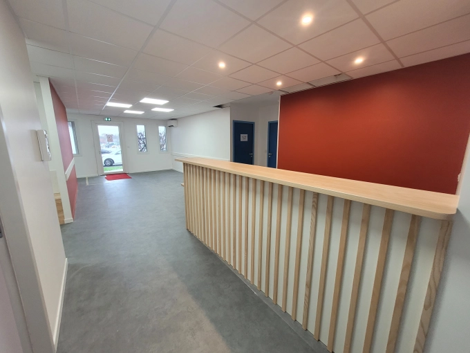 Bâtiment professionnel, Bureau, Bâtiment accueillant du public (ERP), Rénovation, Contemporain, Moderne