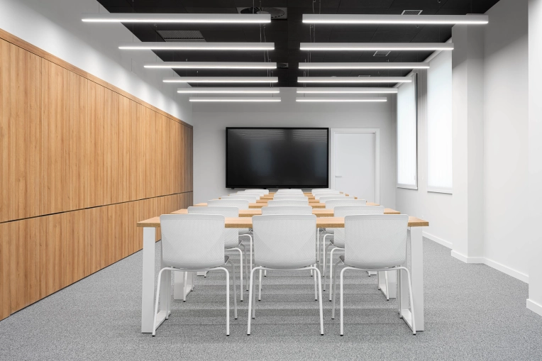 Bâtiment professionnel, Bureau, Bâtiment accueillant du public (ERP), Rénovation, Architecture d’intérieur, Construction neuve, Réhabilitation, Contemporain, Moderne, Minimaliste