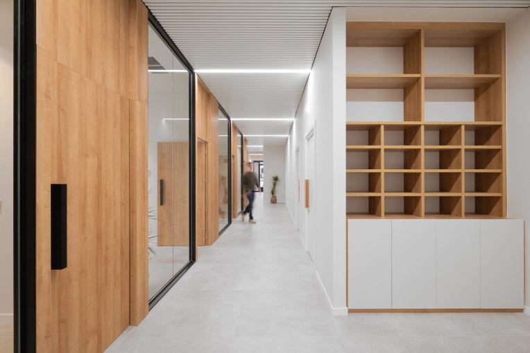 Bâtiment professionnel, Bureau, Bâtiment accueillant du public (ERP), Rénovation, Architecture d’intérieur, Réhabilitation, Contemporain, Moderne, Minimaliste