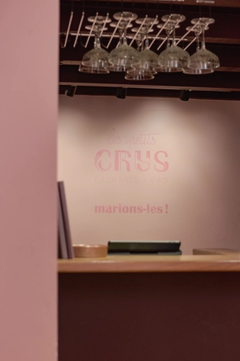 Hotels - Restaurants