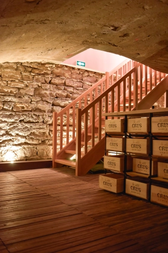 Hotels - Restaurants