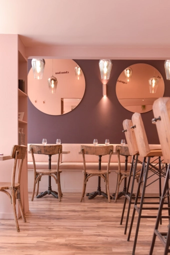 Hotels - Restaurants