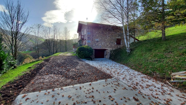 Landscape Architecture, Single-Family Homes, Exterior, Renovation, Country Homes, Villa, Traditional