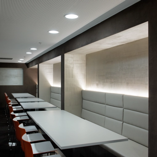 Commerce, Hôtellerie - Restauration, Bâtiment professionnel, Bureau, Bâtiment accueillant du public (ERP), Architecture d’intérieur, Construction neuve, Contemporain