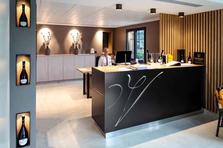 Bâtiment professionnel, Bureau, Bâtiment accueillant du public (ERP), Rénovation, Extension, Contemporain