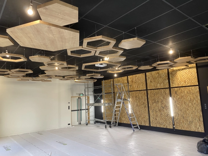 Transformation, Mise aux normes, Bâtiment professionnel, Bureau, Bâtiment accueillant du public (ERP), Rénovation, Réhabilitation, Contemporain