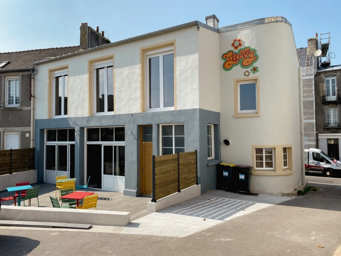 Patios & Terraces, Retail, Renovation, contemporary