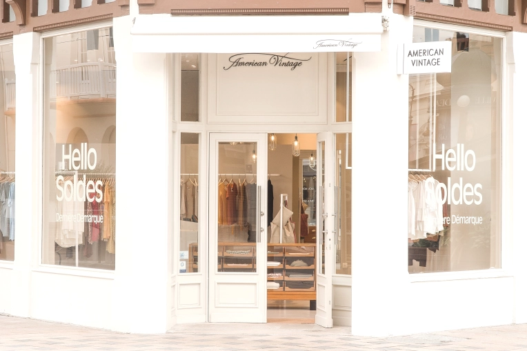 Conversion, Retail, Public Access Buildings, Renovation, Interior Architecture & Design, Restoration, contemporary, Minimalist