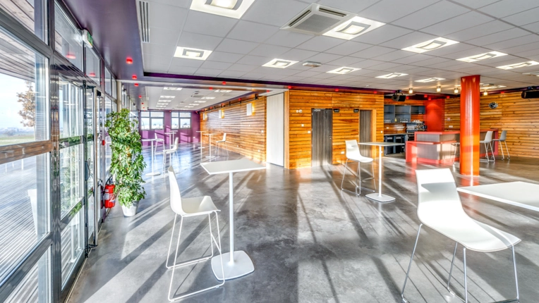 Bâtiment accueillant du public (ERP), Construction neuve, Contemporain