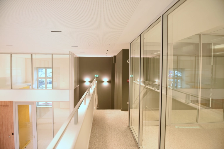 Offices, Public Access Buildings, Renovation, contemporary