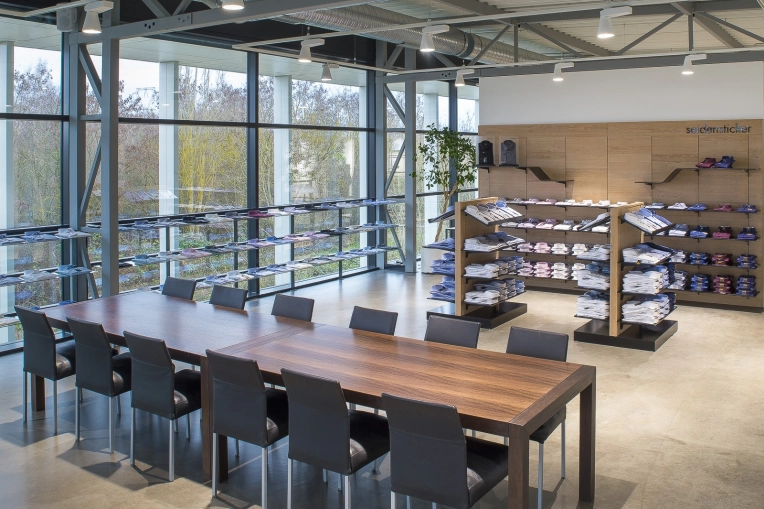 Retail, New Build, Minimalist