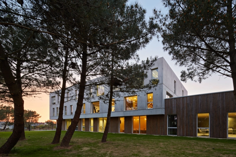 Commerce, Hôtellerie - Restauration, Résidentiel collectif, Bâtiment professionnel, Bureau, Bâtiment accueillant du public (ERP), Construction neuve, Étude de faisabilité, Contemporain, Moderne, Minimaliste