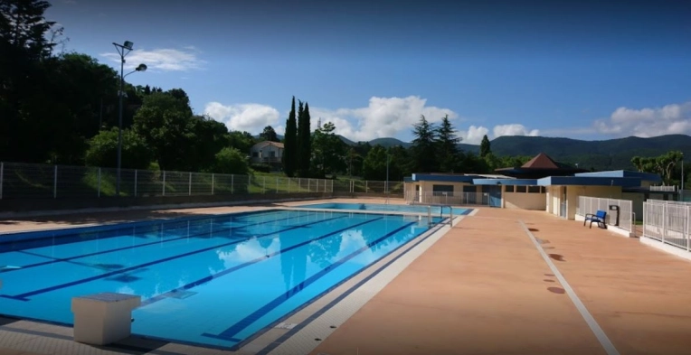 Bâtiment accueillant du public (ERP), Piscine, Traditionnel