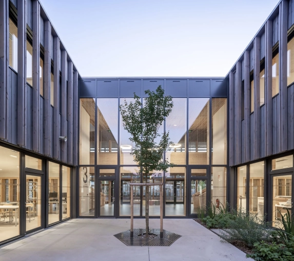 Historical / Listed Buildings, Conversion, Vertical expension, Passive House / Eco-friendly, Retail, Multi-unit Residential, Commercial - industrial, Public Access Buildings, Extension, New Build, Futuristic, contemporary, Traditional, Minimalist