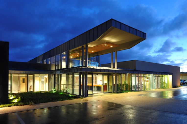 Bâtiment accueillant du public (ERP), Construction neuve, Contemporain