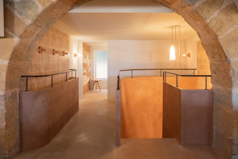Patrimoine, Chalet / Maison en bois, Commerce, Hôtellerie - Restauration, Bâtiment professionnel, Bâtiment accueillant du public (ERP), Rénovation, Maison de campagne, Architecture d’intérieur, Réhabilitation, Rénovation énergétique, Vintage, Contemporain, Moderne, Japonais, Minimaliste