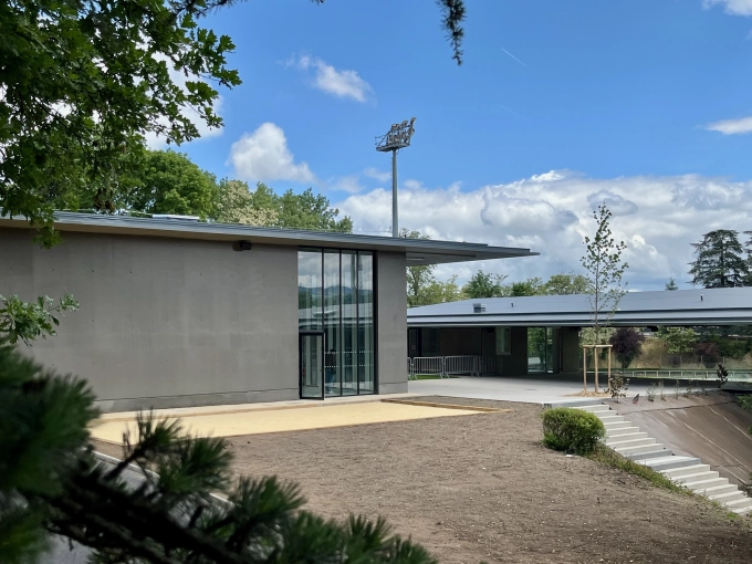 Bâtiment accueillant du public (ERP), Construction neuve, Contemporain, Moderne