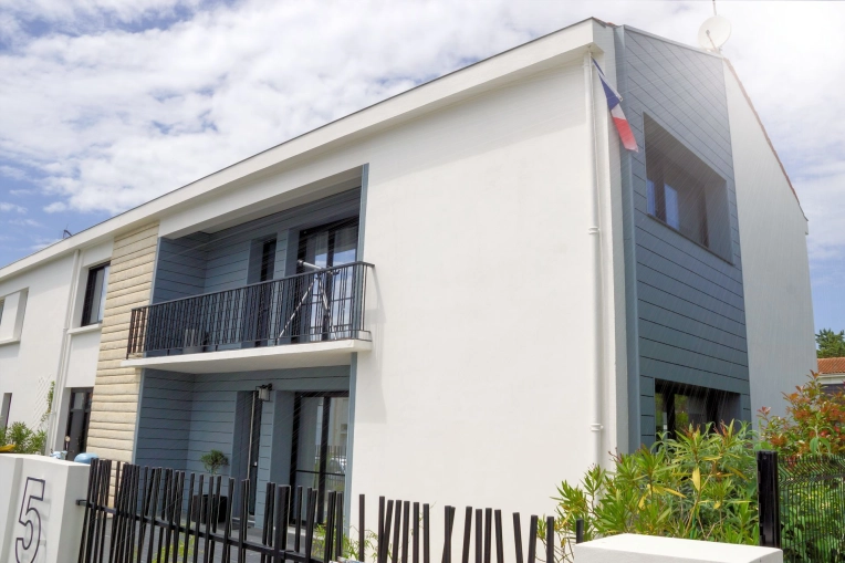 Transformation, Maison individuelle, Rénovation, Maison de ville, Piscine, Architecture d’intérieur, Extension, Réhabilitation, Rénovation énergétique, Plan, Permis de construire, Suivi de chantier, Conseil, Diagnostic, Visite conseil avant achat