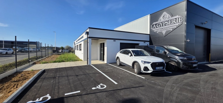 Bâtiment professionnel, Bureau, Hangar, Bâtiment industriel, Construction neuve, Plan, Permis de construire, Suivi de chantier, Conseil