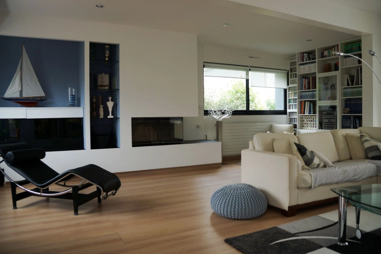 Transformation, Mise aux normes, Appartement, Rénovation, Piscine, Architecture d’intérieur, Extension, Construction neuve, Rénovation énergétique, Plan, Permis de construire, Suivi de chantier, Conseil, Diagnostic