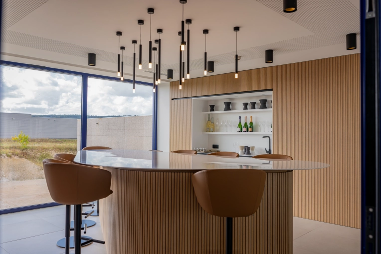 Transformation, Bâtiment professionnel, Bâtiment industriel, Bâtiment agricole, Rénovation, Extension, Construction neuve, Réhabilitation, Plan, Permis de construire, Suivi de chantier