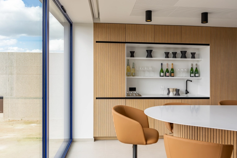 Bâtiment professionnel, Bâtiment industriel, Bâtiment agricole, Rénovation, Extension, Construction neuve, Réhabilitation