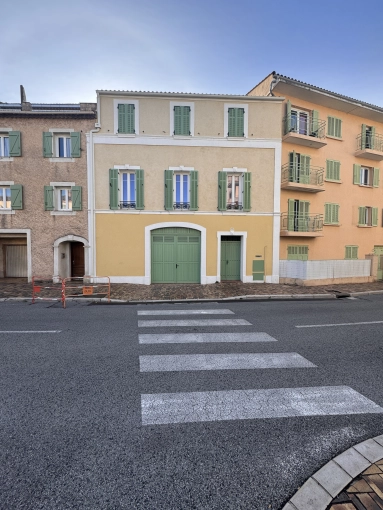 Rénovation, Maison de ville, Historique