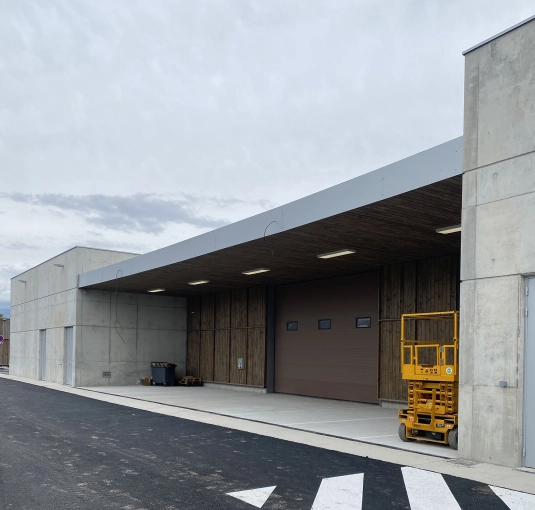 Bâtiment professionnel, Bureau, Hangar, Bâtiment industriel, Construction neuve, Contemporain